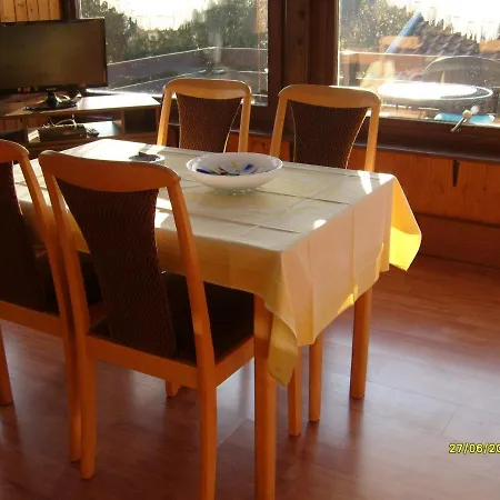 Lange Apartment *