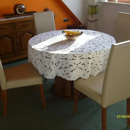 Lange Apartment *